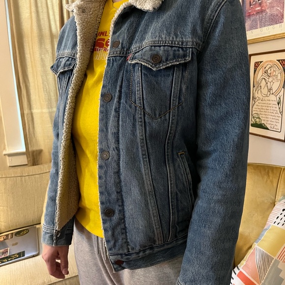 Levi Sherpa Denim Jacket - Picture 2 of 5